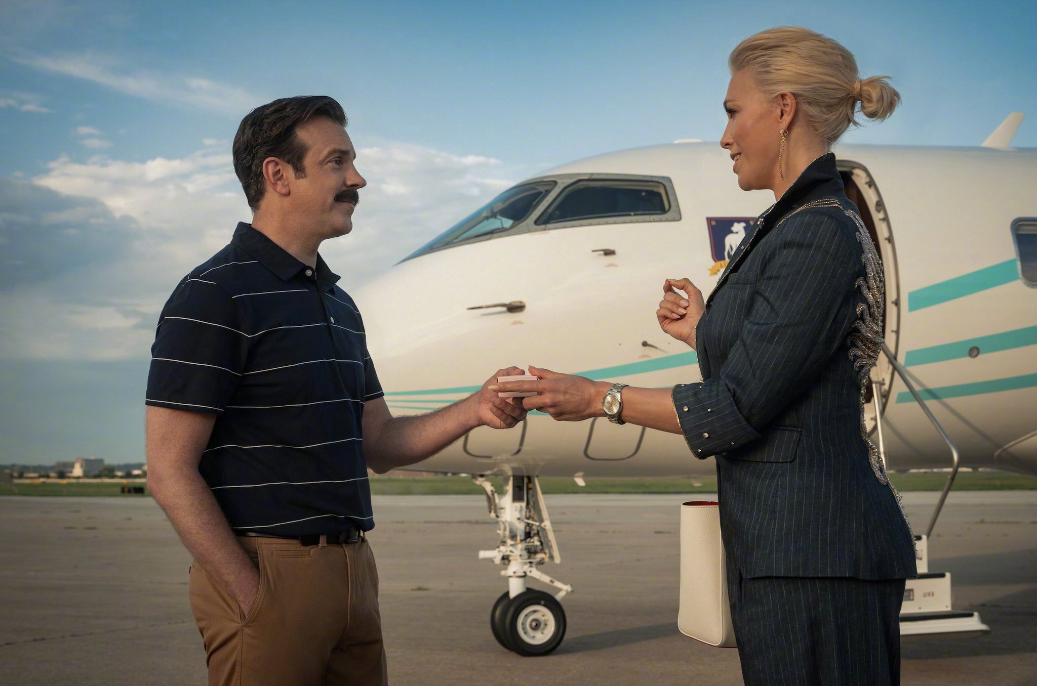 《足球教练》第四季发布剧照，这次要执教一直女子乙级球队了。今年夏天开播。 