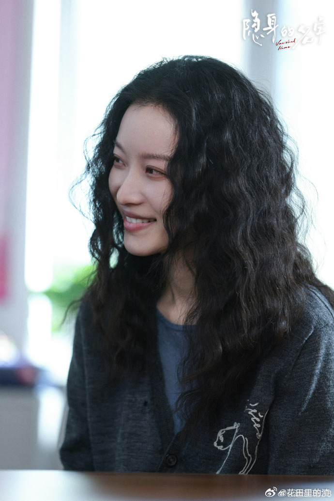 倪妮内娱人缘 看到颖儿追着问后续剧情我就乐了，这追剧状态跟我一模一样。把人物的破