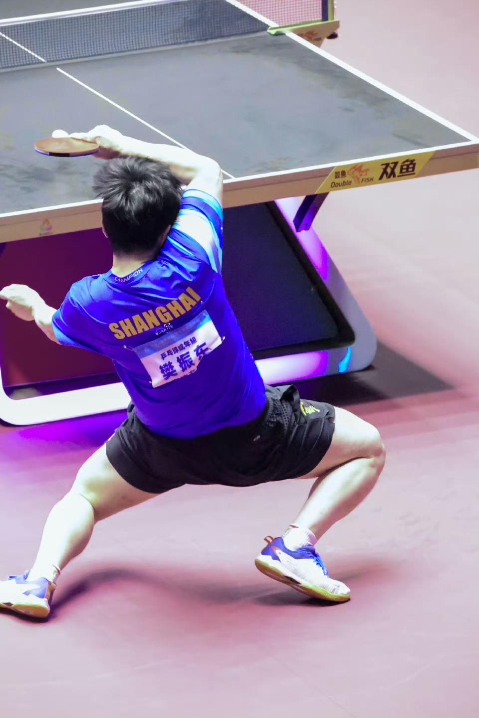 樊振东全运会顺利晋级男单四强！
接下来还有两场男单硬仗要打，
即将上演与当前世界