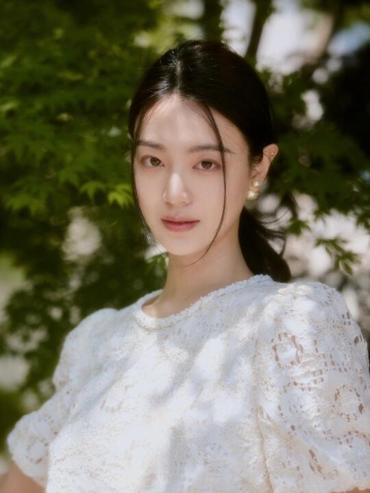 一微尘里三千界 半刹那间入万春