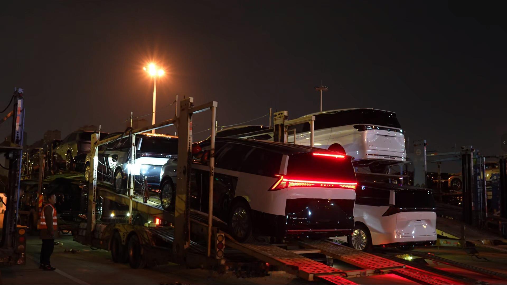 别克刚刚公布了插混MPV至境世家的1月销量：3154辆。注意哈：1.这车去年12