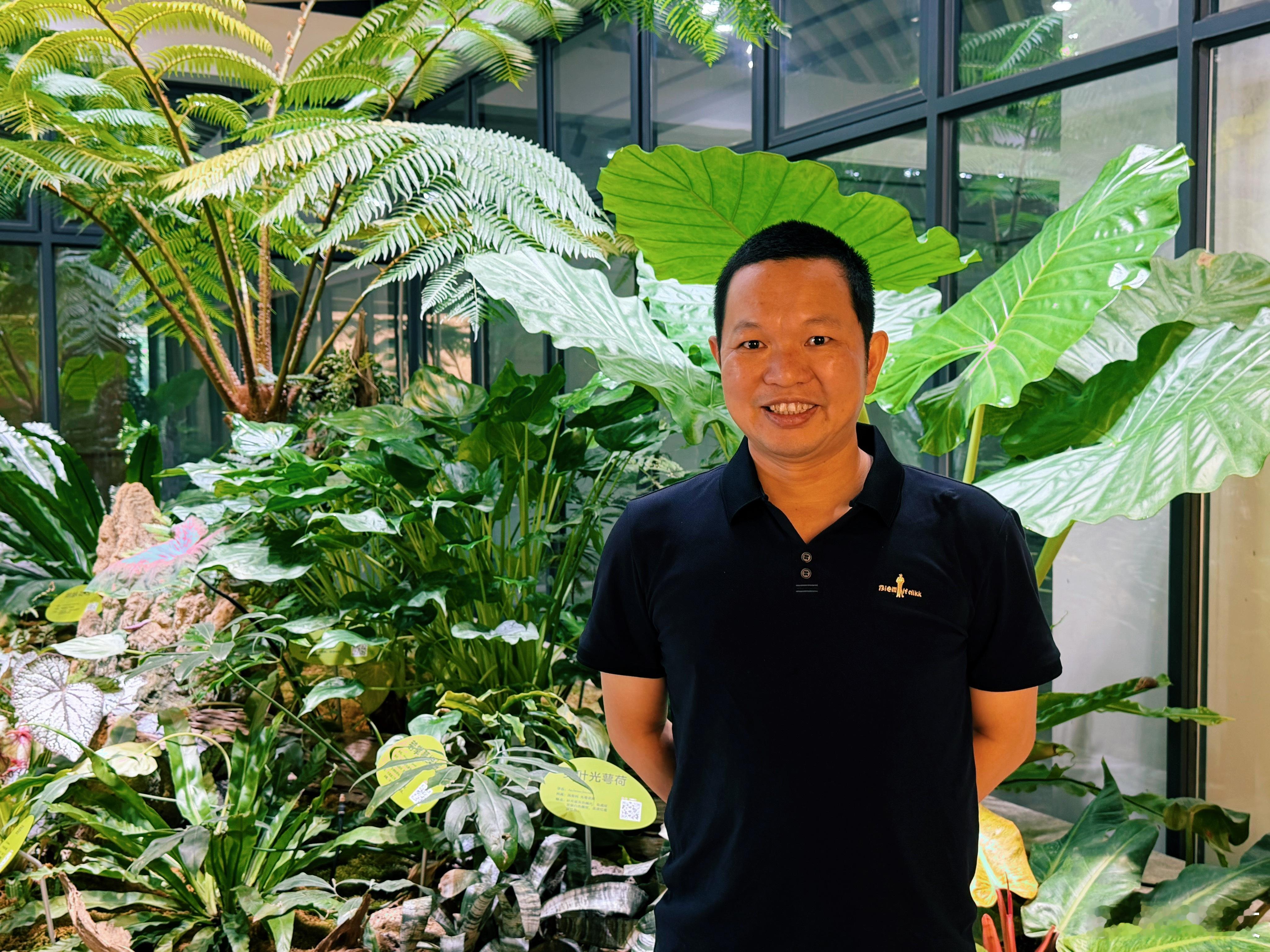 微小的善意也拥有力量，一句宽慰、一次伸手，都能温暖人间。好好待人，认真生活，你散