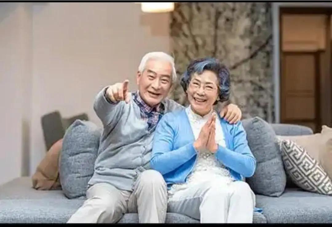 不想老也老了，不情愿，也得接受！

不想老，也不愿承认自己逐渐被岁月侵蚀的痕迹，