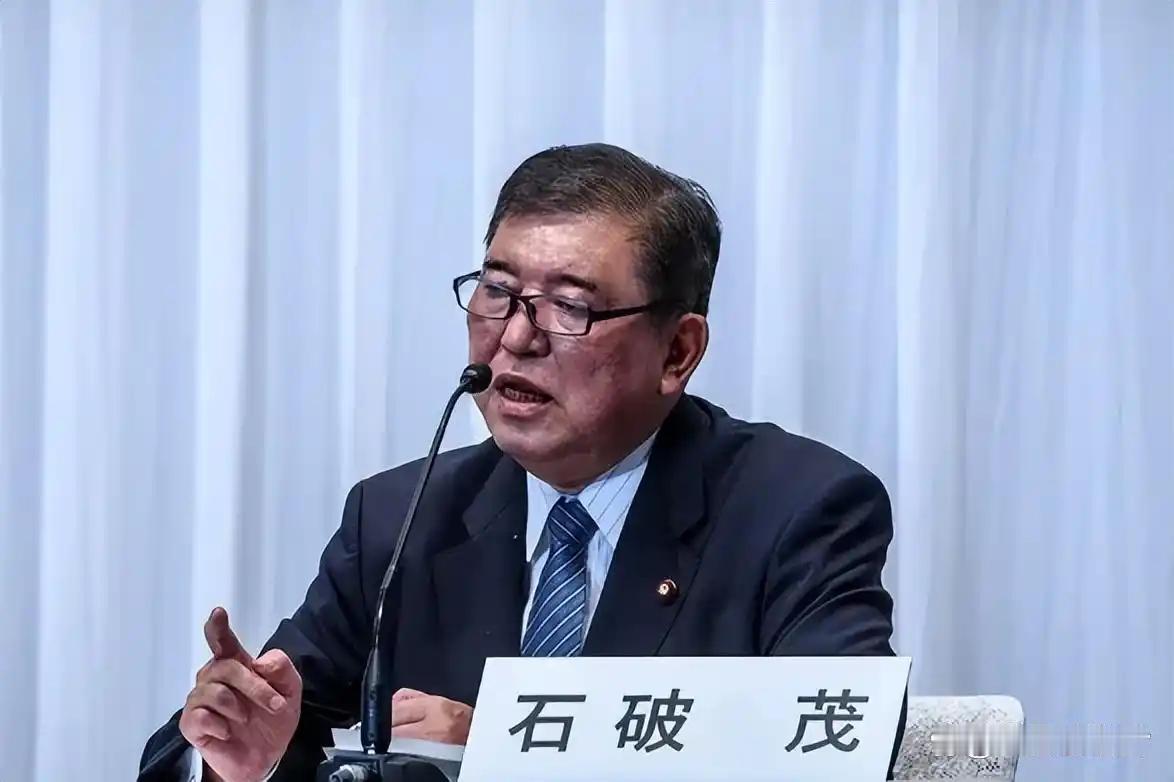 最近中日关系紧张得像火药桶，导火索就是高市早苗的涉台错误言论。中方采取一系列反制