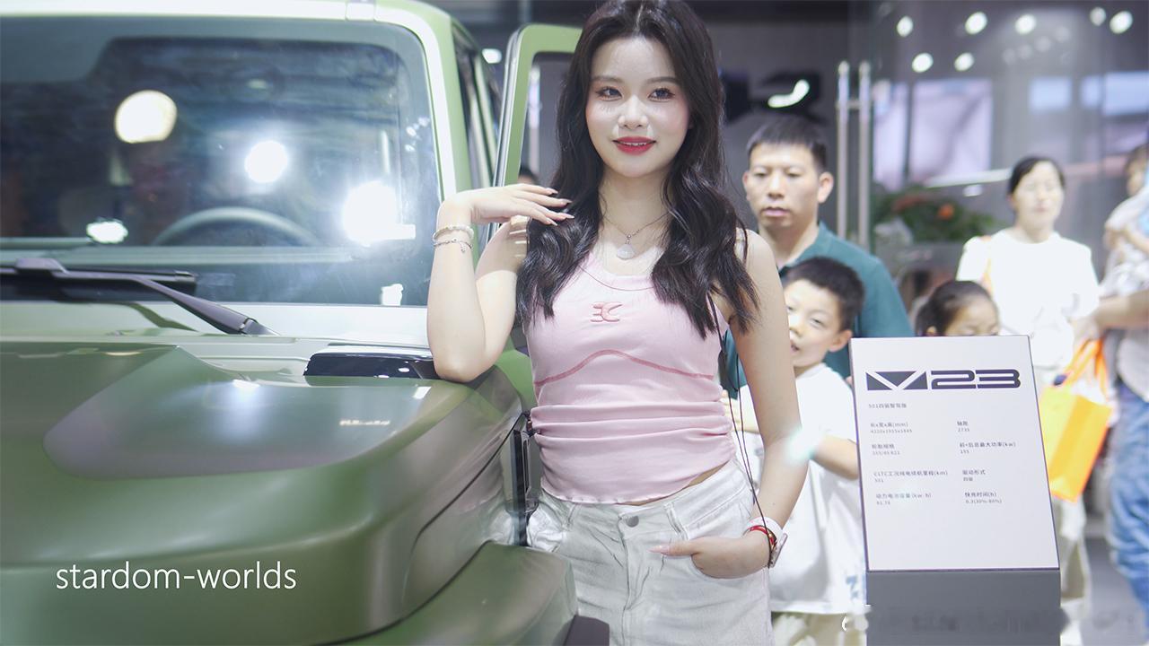 2025东莞春季车展 美女车模 36 