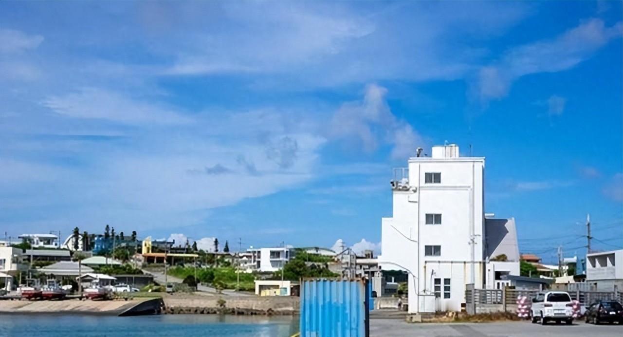 与那国岛闹着要并入中国却被日本严防死守，美军雷达站引发村民冲突，小岛命运悬而未决