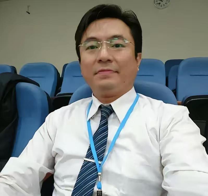 台湾一名县议会秘书递完辞呈，一家三口分批消失，电话打不通、上门无人应，台当局找了