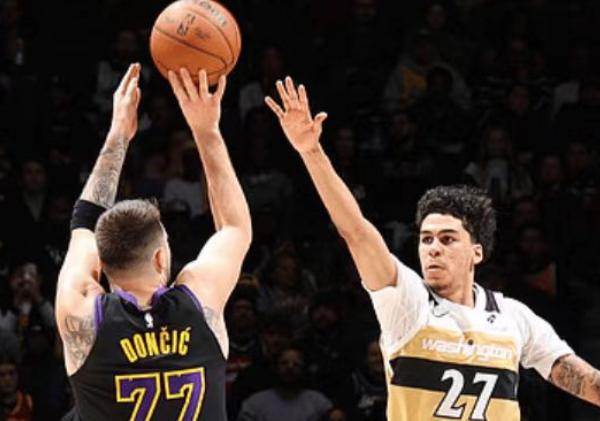 北京时间1月31日，NBA常规赛湖人对142-111大胜弱旅奇才队！

这一场比