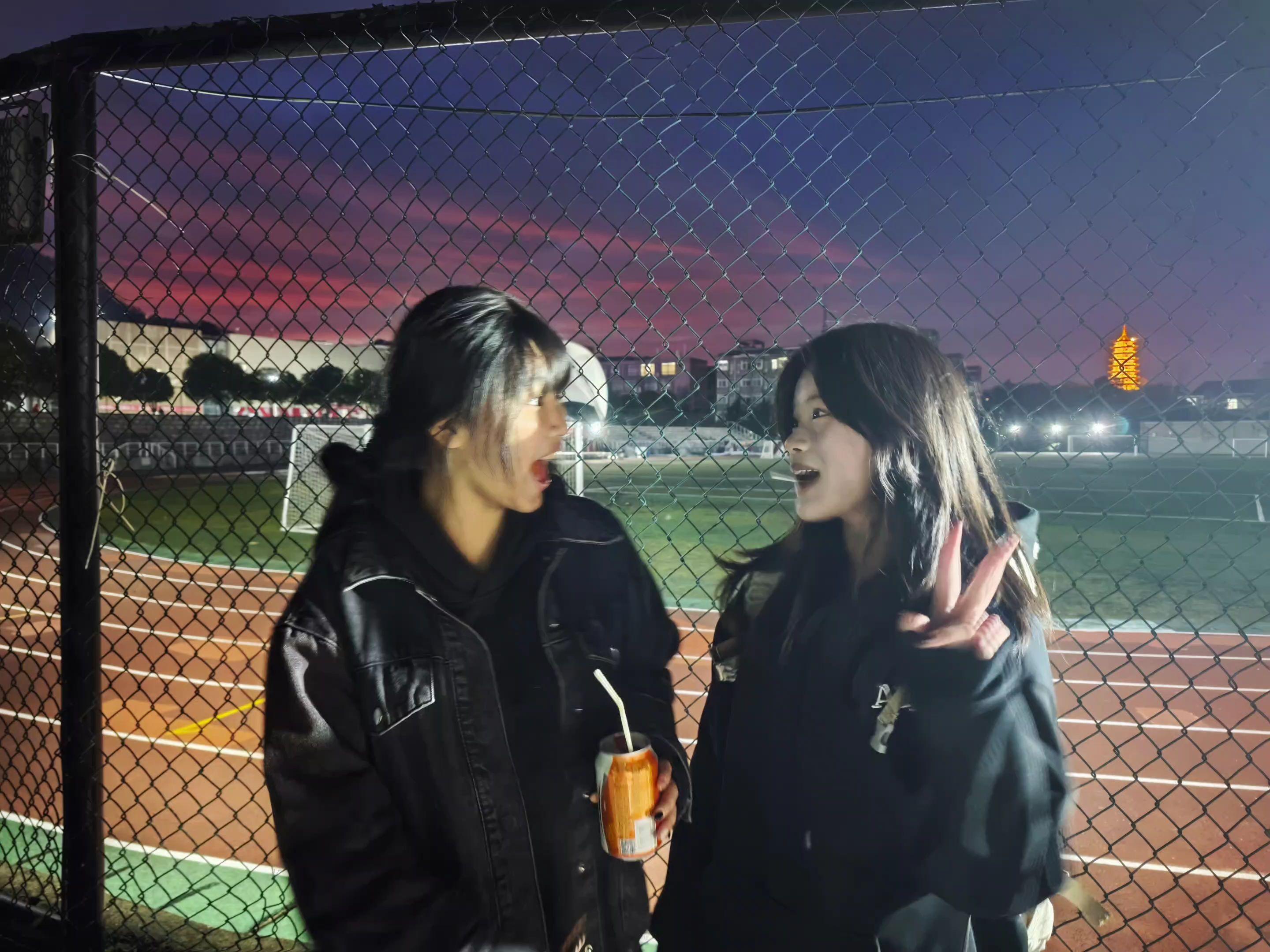 虽然你傻傻的但我就乐意和你玩er.