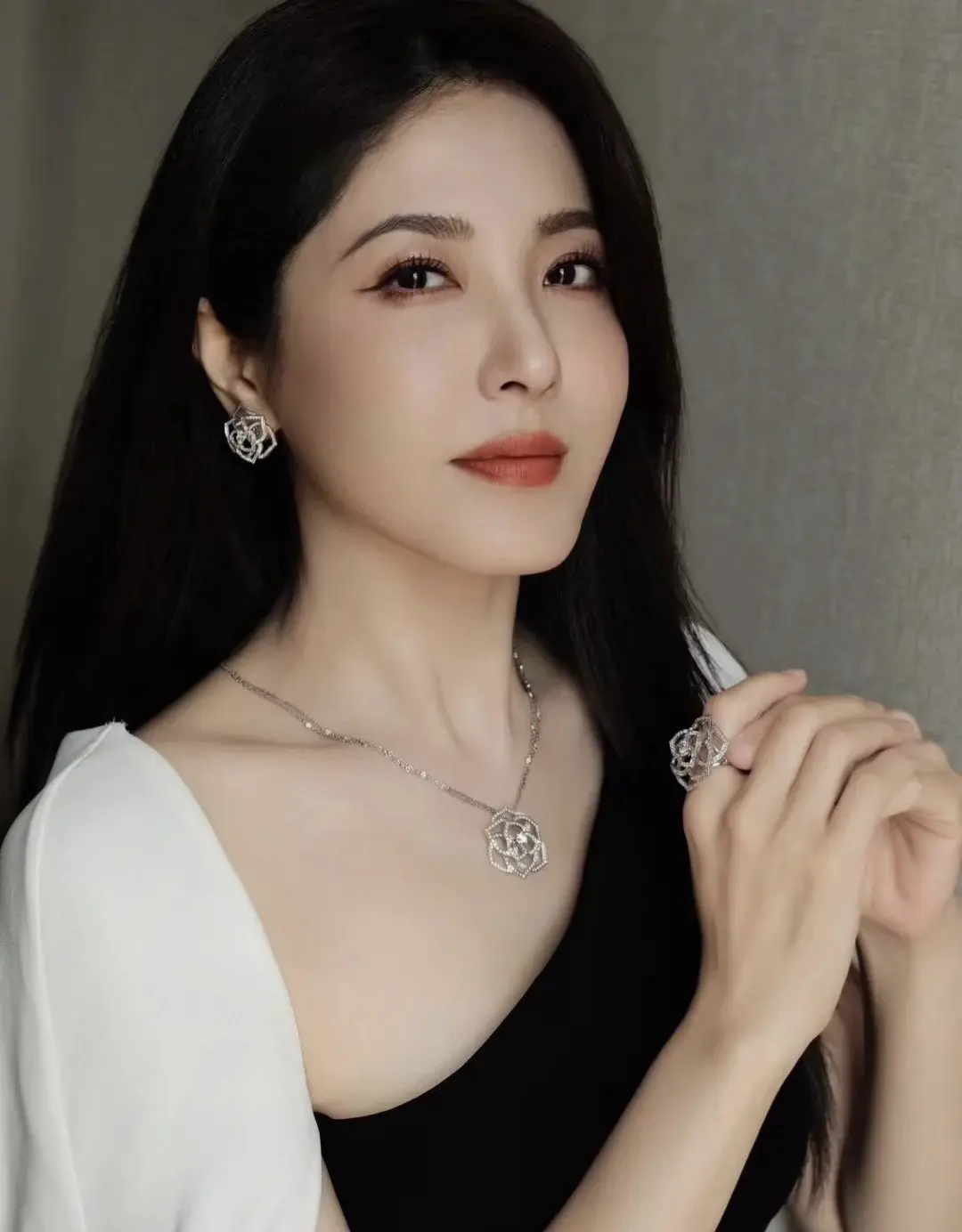 曾黎好美。