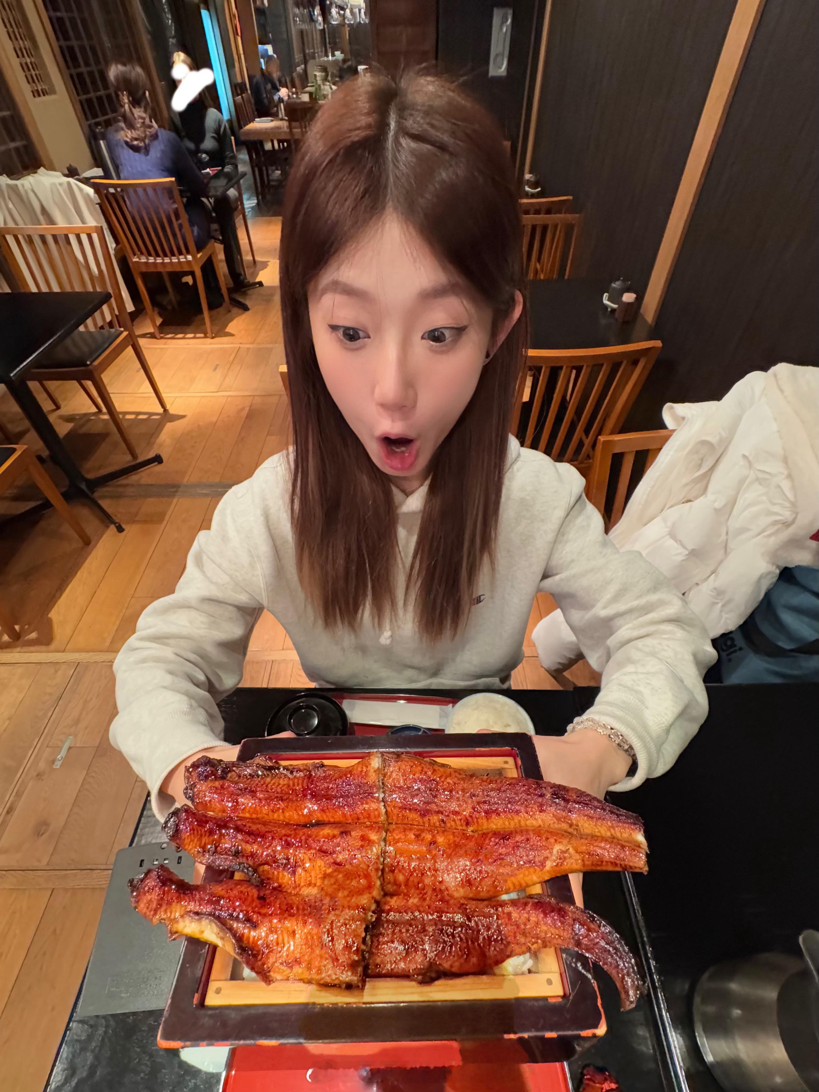 ⸝⸝ ᷇࿀ ᷆⸝⸝ 新干线上看到了富士山的日照金山🗻 