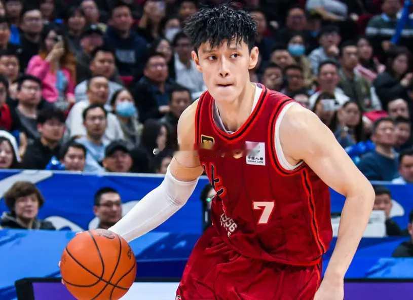 CBA官方！曾凡博正式完成注册 元旦京粤大战复出迎回归首秀 北京时间12月31日