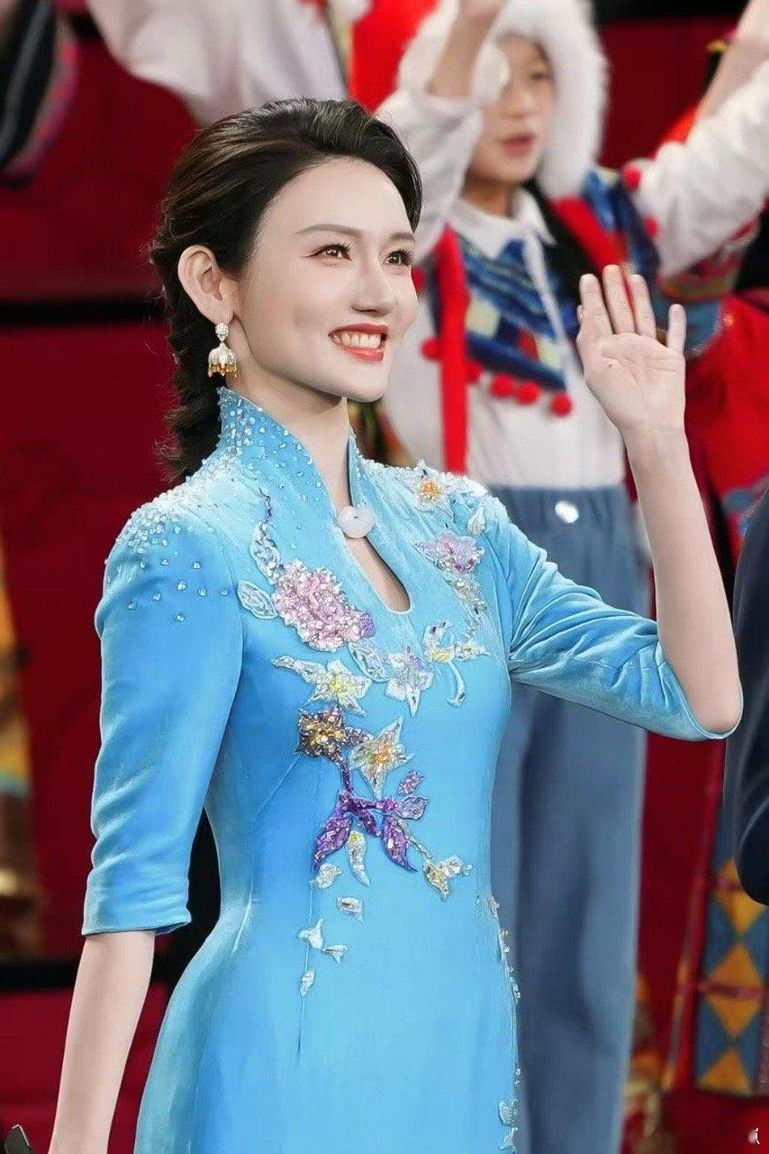 龙洋已争气争气再争气 马年看龙洋，满眼都是“龙马精神”的精气神！标志性酒窝自带治