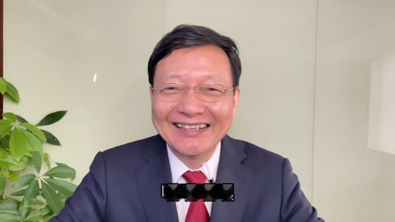日前，经济学家李大霄表示：A股牛市已经告一段落，现在处于结构性调整阶段。
翻译成