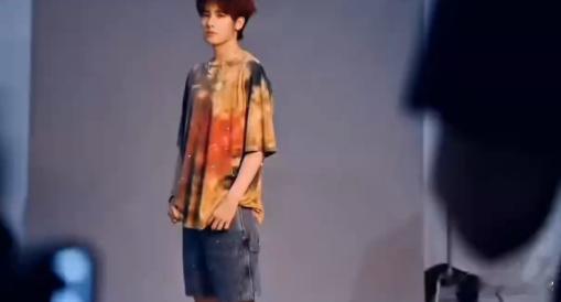 都心疼胡先煦那沈腾呢 胡先煦你是真的懂怎么演刘世豪，那种破碎的痛苦感看得我心都要