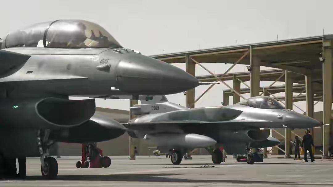 突发！巴基斯坦重兵进驻沙特！中东，真要变天了！
 
刚爆重磅消息！巴基斯坦精锐部