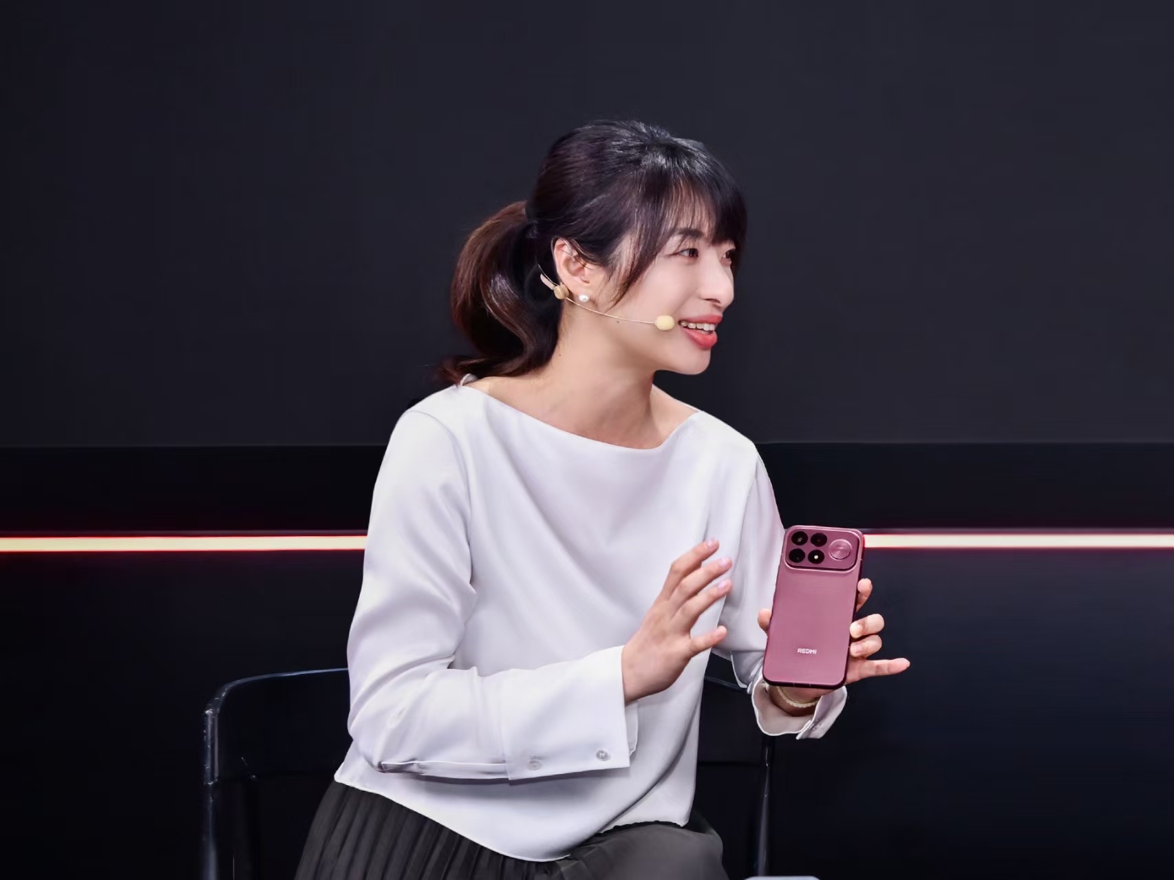 高通都官宣涨价了，8E6成本很高，手机起售价6K打底。REDMI要是真上了这个芯