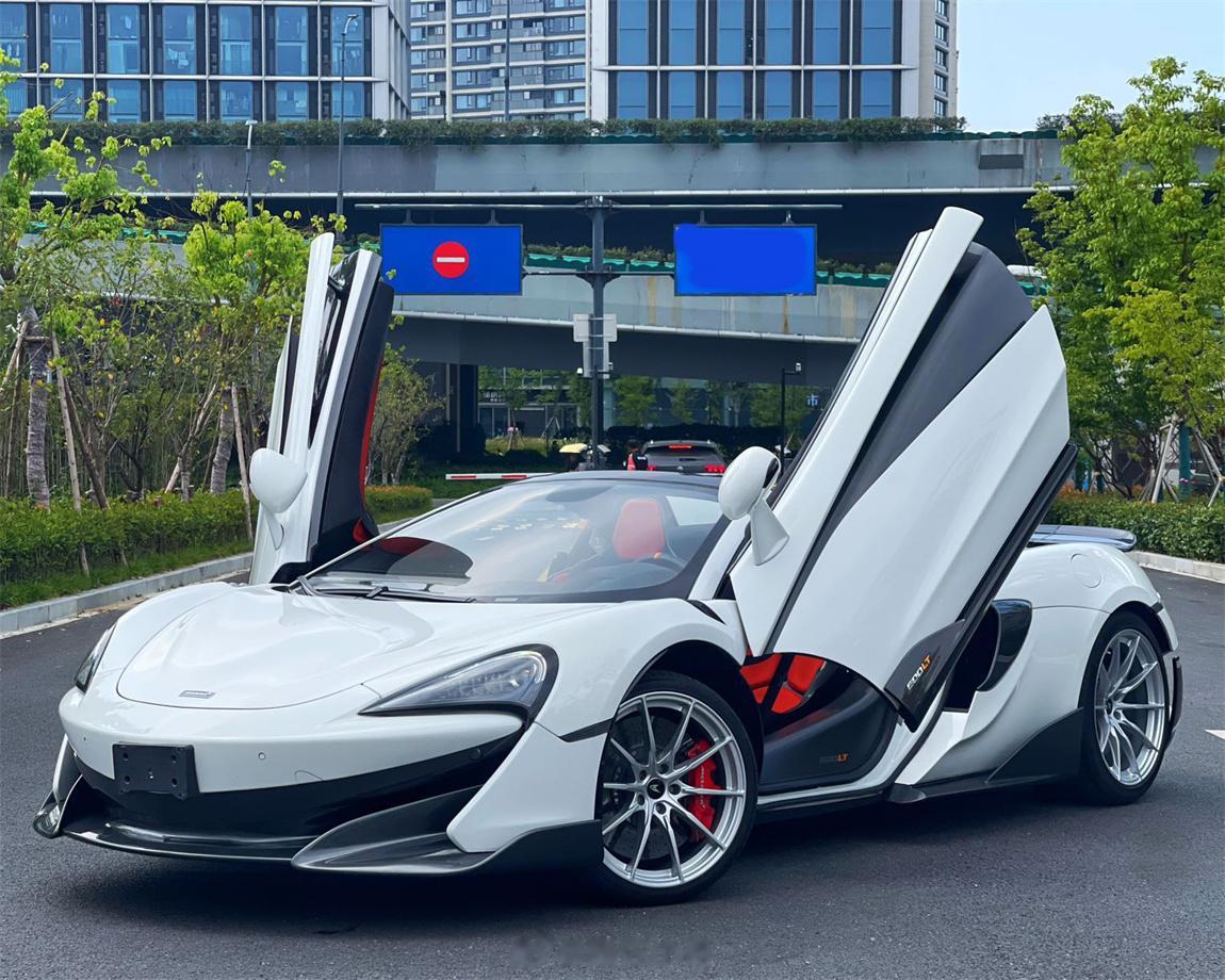 迈凯伦 600LT Spider 白/黑2020年7月上牌，31000公里车主委