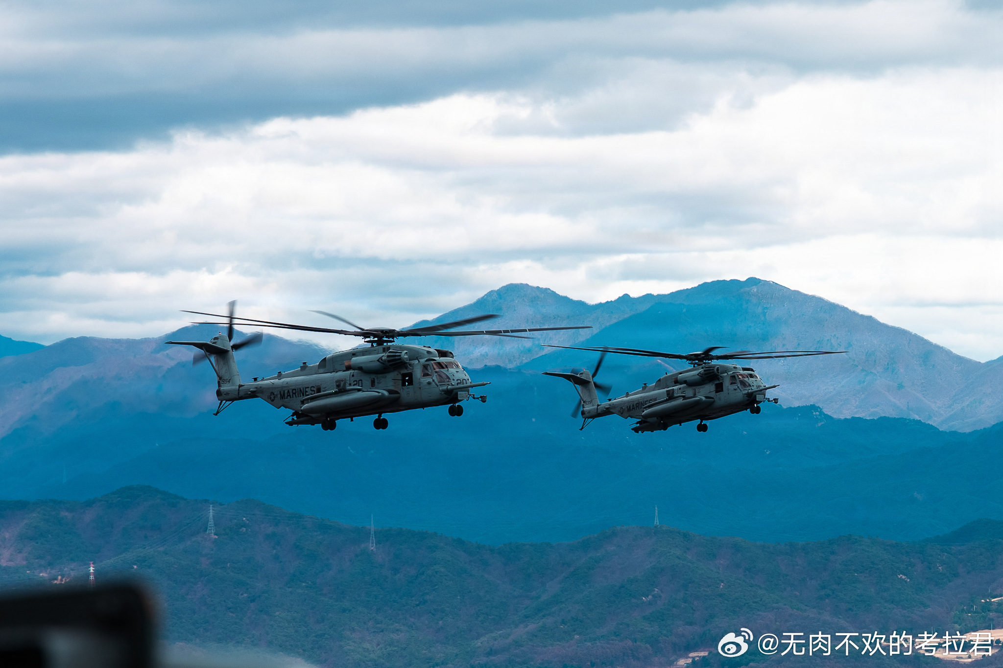2026年3月31日，韩国京畿道，第446重型直升机中队与陆战第12濒海战斗团 