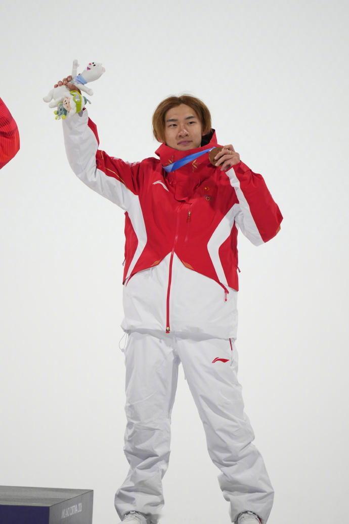 苏翊鸣大跳台铜牌苏翊鸣说判罚完全公平苏翊鸣回应裁判判罚：“我觉得今天的判罚是完全