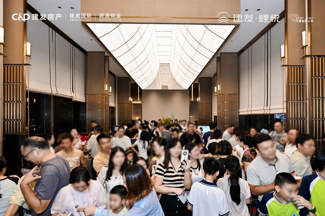 泉州楼市再现火热行情！难道是金九银十吗？鲤城建发·鲤悦自展示区开放以来到访客户络