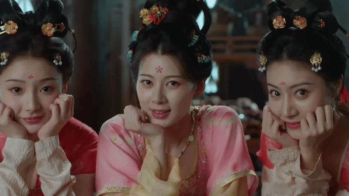 赵昭仪新剧犯花痴梦回花少御廷谣要不要这么真实赵昭仪哈哈哈哈，直接花少名场面重现，