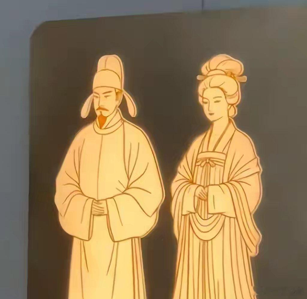 近日，陕西西安东站的卫生间指示牌火出了圈：标识牌采用唐代软脚幞头的人物造型元素，