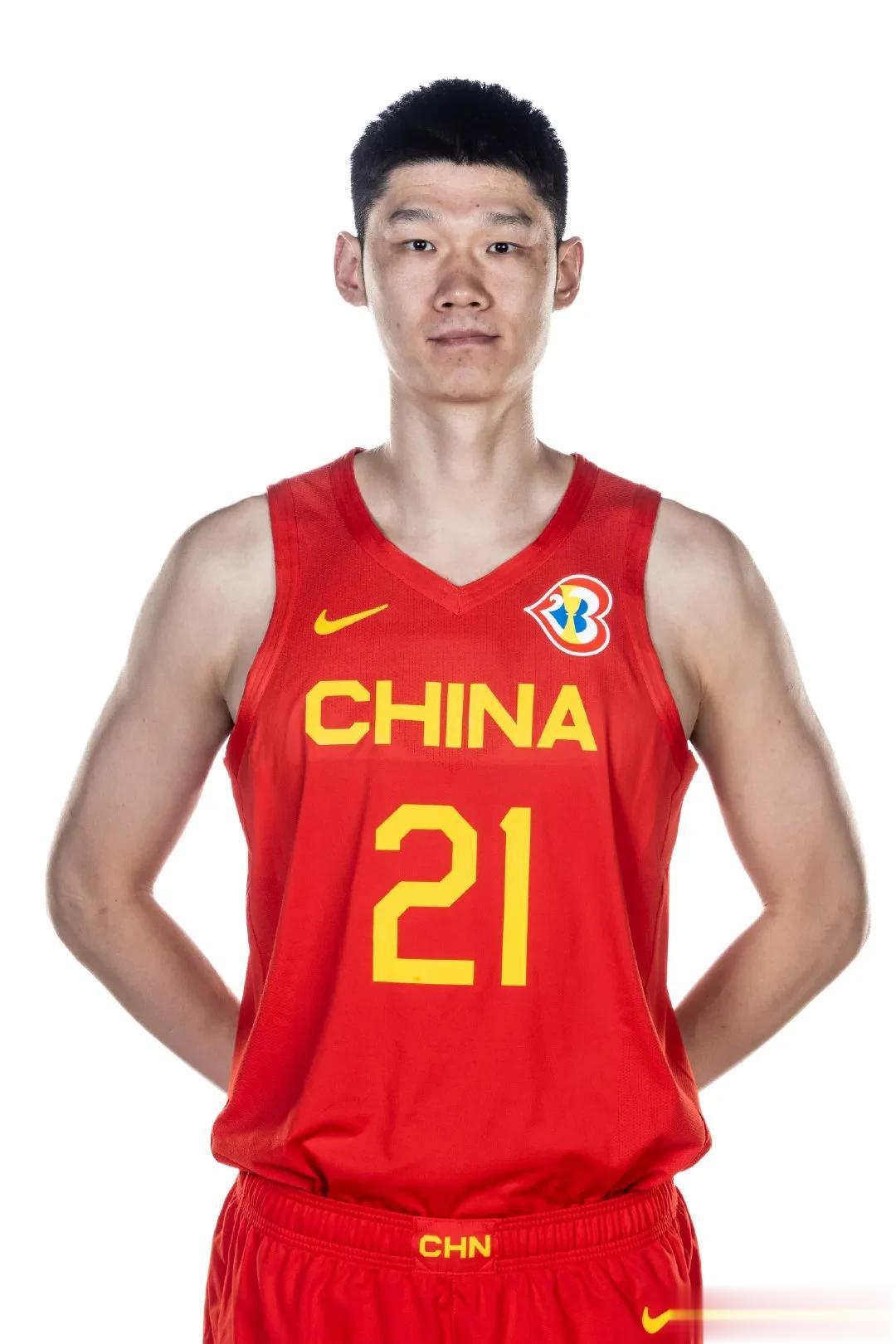 两个角色球员，帮助中国男篮拿下首胜！老乔，你还敢说自己有水平吗？
中国男篮第一场