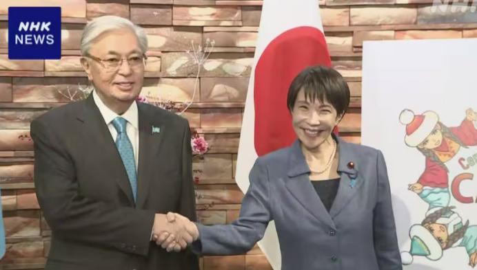 哈萨克斯坦和日本这俩看似八竿子打不着的国家，最近居然热络得像要拜把子兄弟？
 