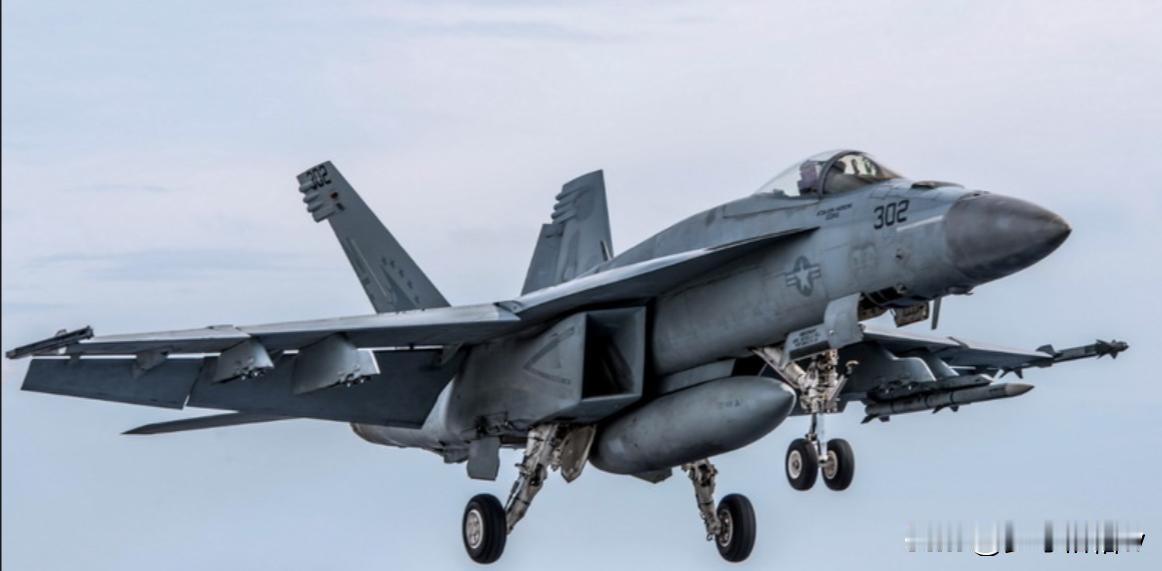 花旗国军事工业企业研制的F/A-18“大黄蜂”战斗机是1978年11月18日首飞