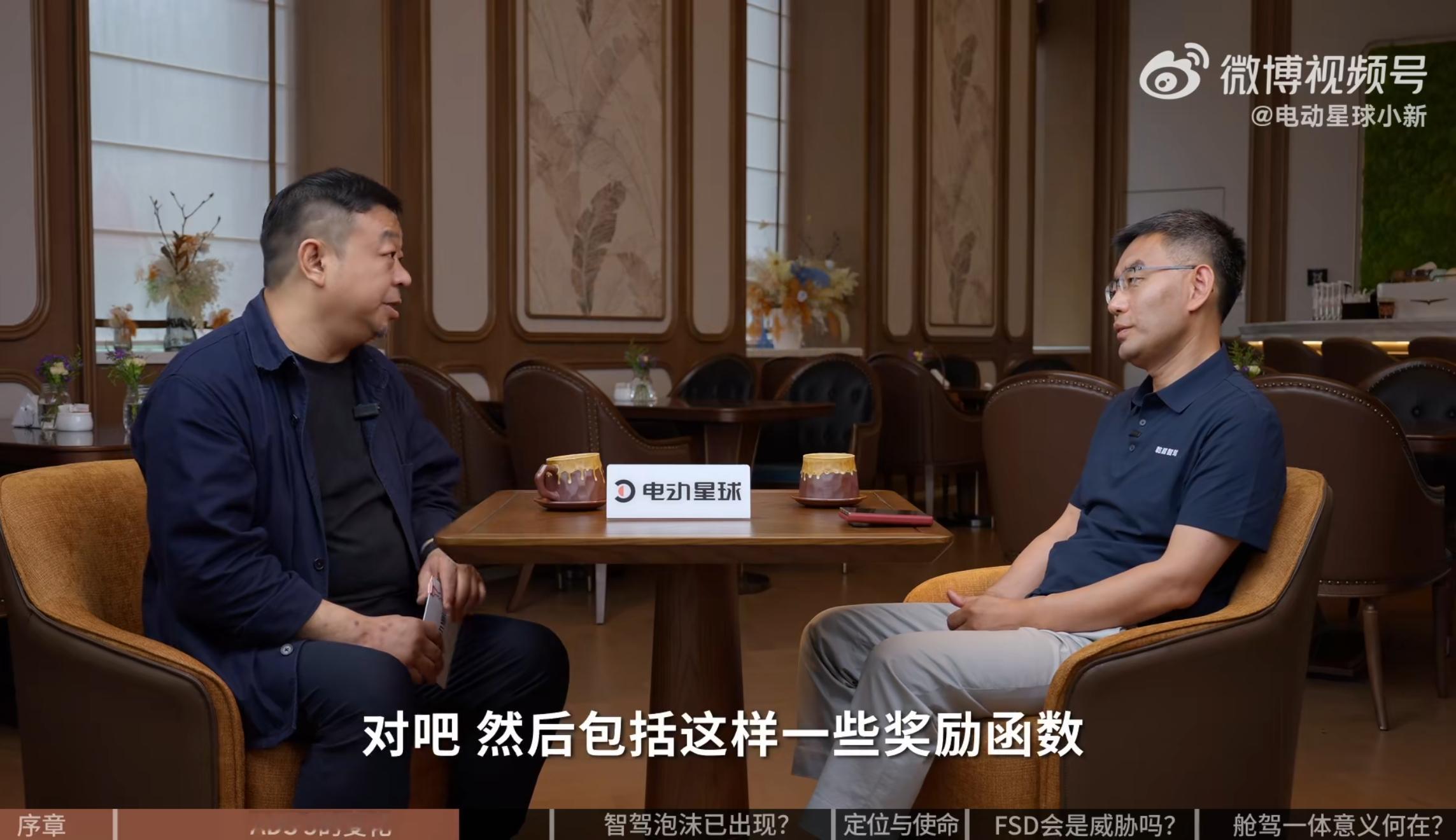 卧槽，奖励函数都拿出来说，是真的没有营销点了吗？谁要奖励函数，我给你设计几个。 