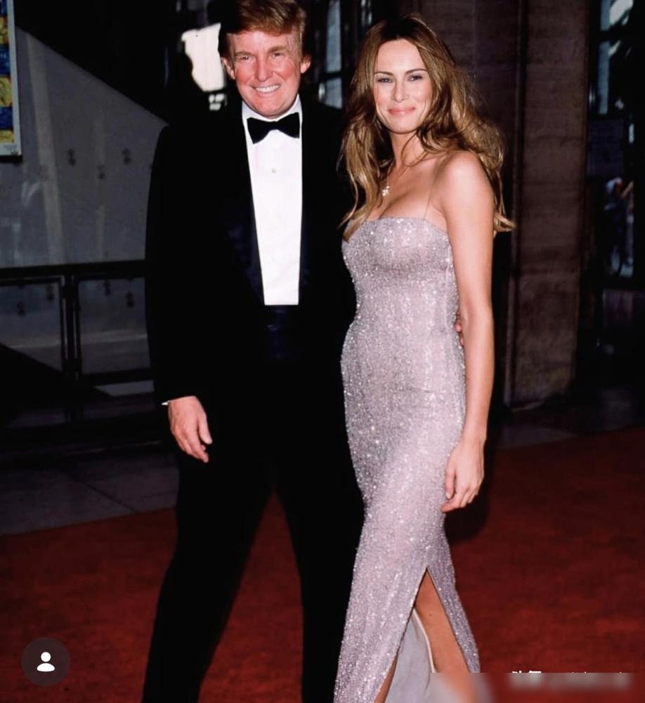 特朗普撒了28年谎？刚解密的FBI文件，把他和梅拉尼娅的“红娘”换了个人。
最近