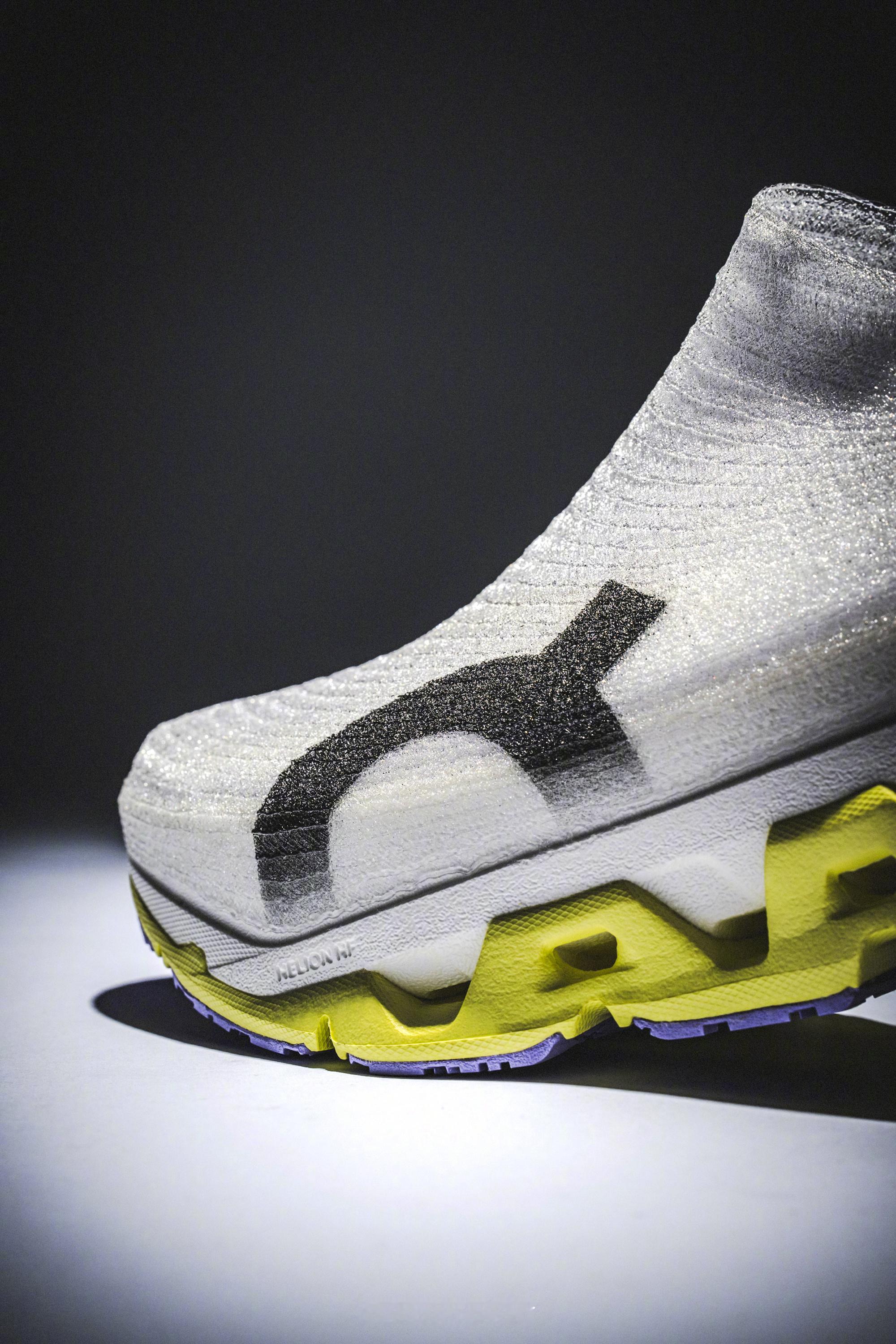 On LightSpray Cloudmonster 3 Hyper 首款Lig