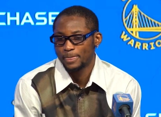 勇士队对库明加本赛季的成长感到满意，不愿交易他。勇士需要包括一个全明星球员或大量