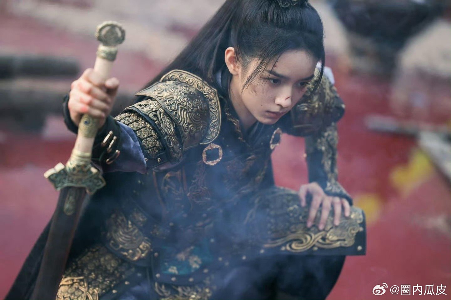 禾晏从荣耀之巅跌落谷底，又重新攀爬至巅峰。她的经历让我们明白，人生没有过不去的坎