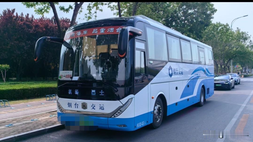 不吐不快，烟台有些开车的司机素质确实差。
应该有规定，现在烟台公交右拐弯必须停顿