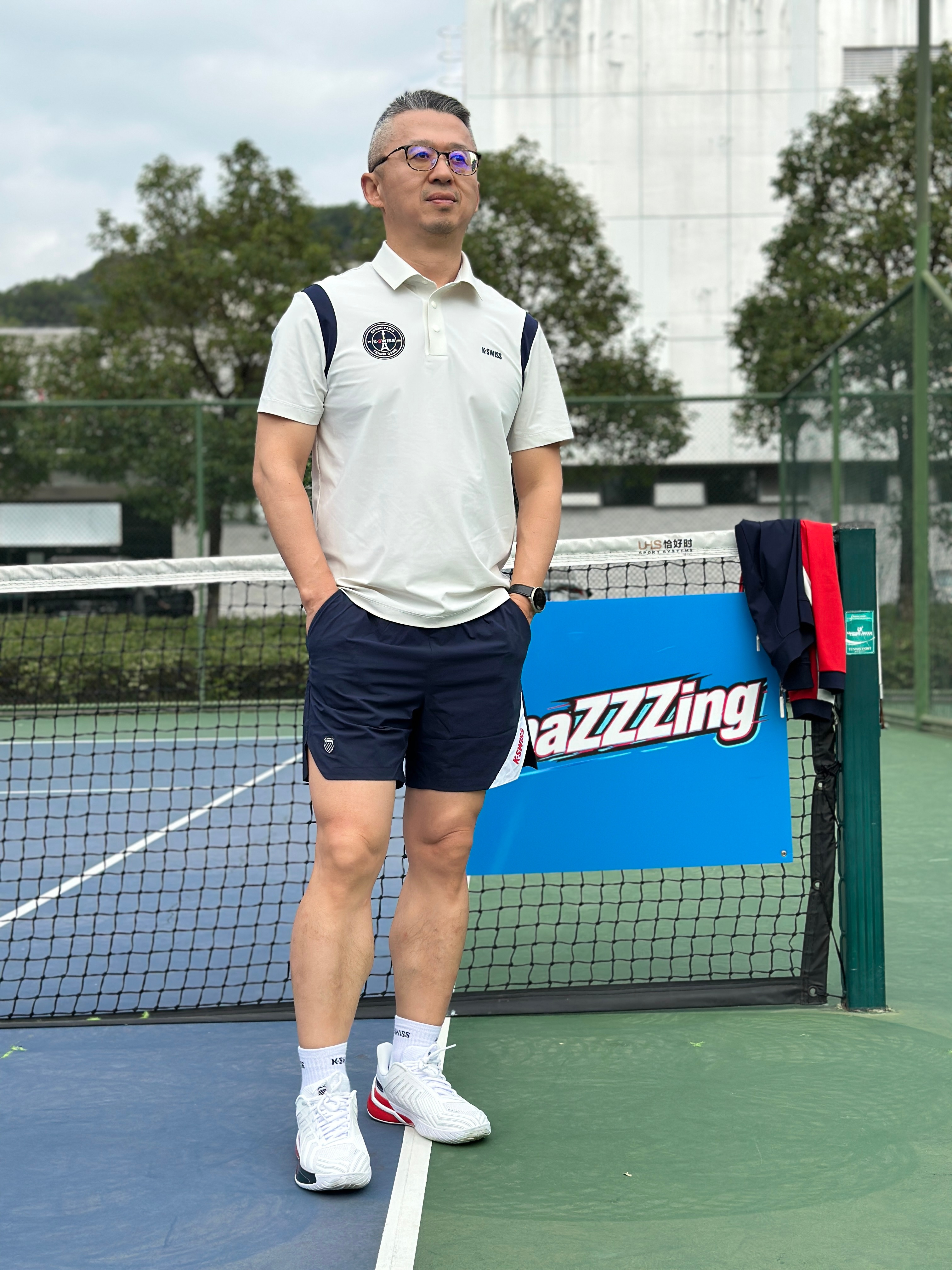 从冬天的上海来到12月的东莞，真是太舒服了。昨天的紧身长袖真是闷了我一身汗，今天