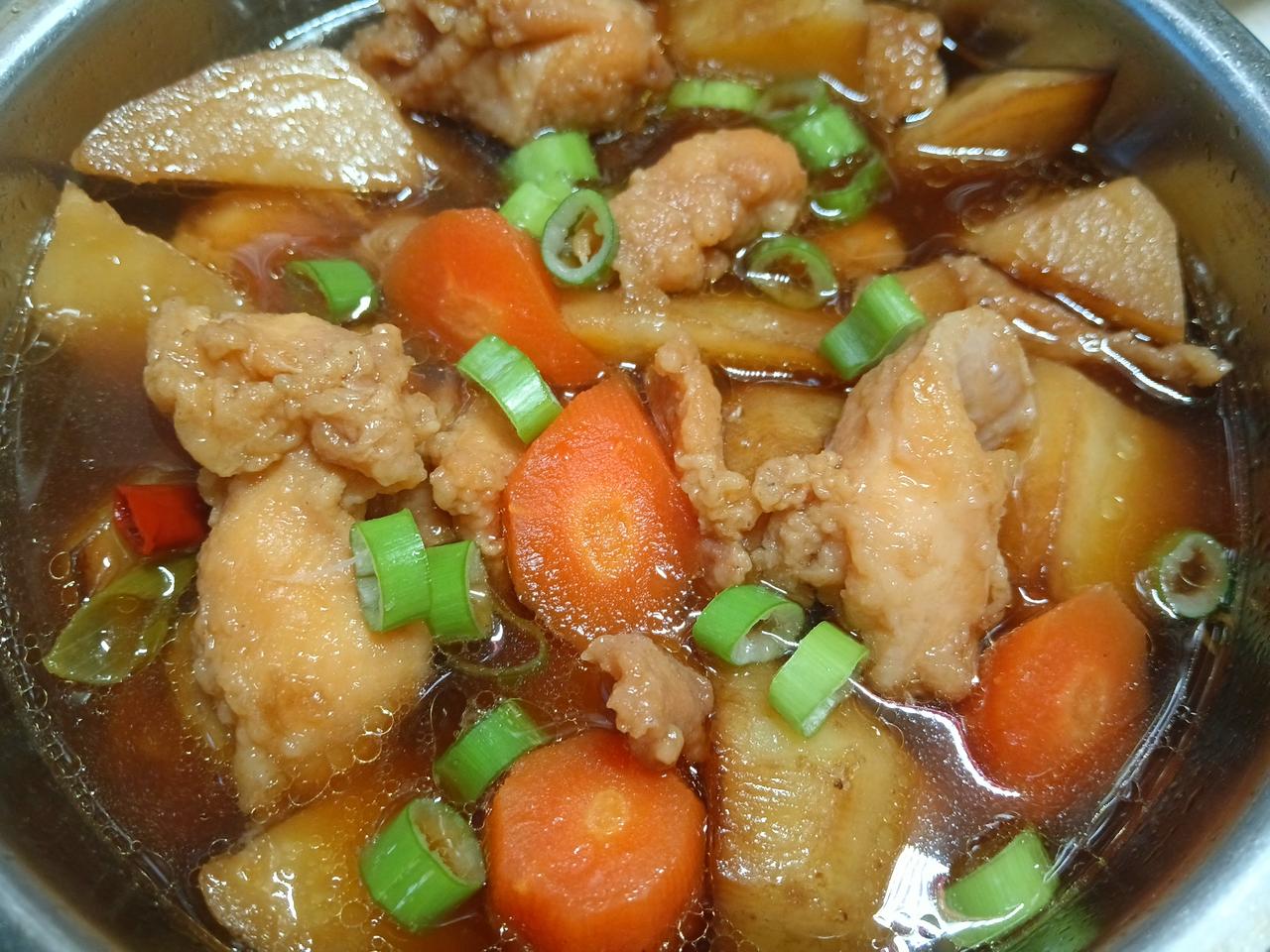 老伴昨天又犯了牙疼的毛病，夜里睡不踏实，连吃饭都费劲儿。
可他平日里总坚持锻炼，