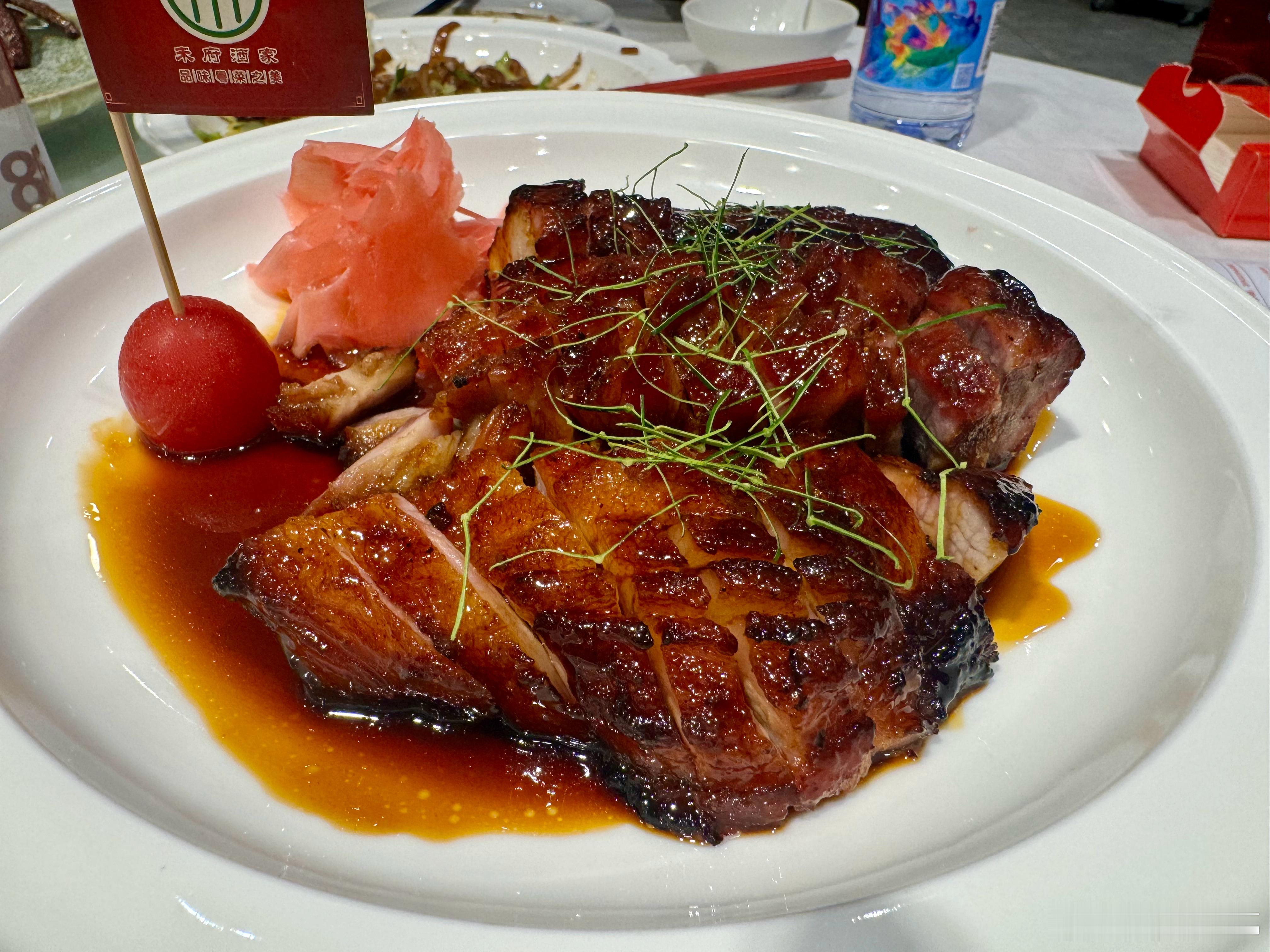 黑🐷叉烧 ​​​