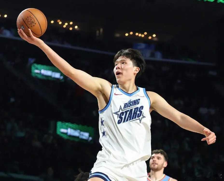 表现不错，杨瀚森出场8分钟，5投4中拿到10分2板北京时间2月14日，NBA全明