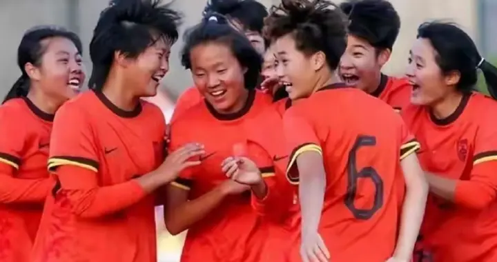 连克英法！中国U16女足客场掀翻法国，周瑾彤轰出任意球世界波！