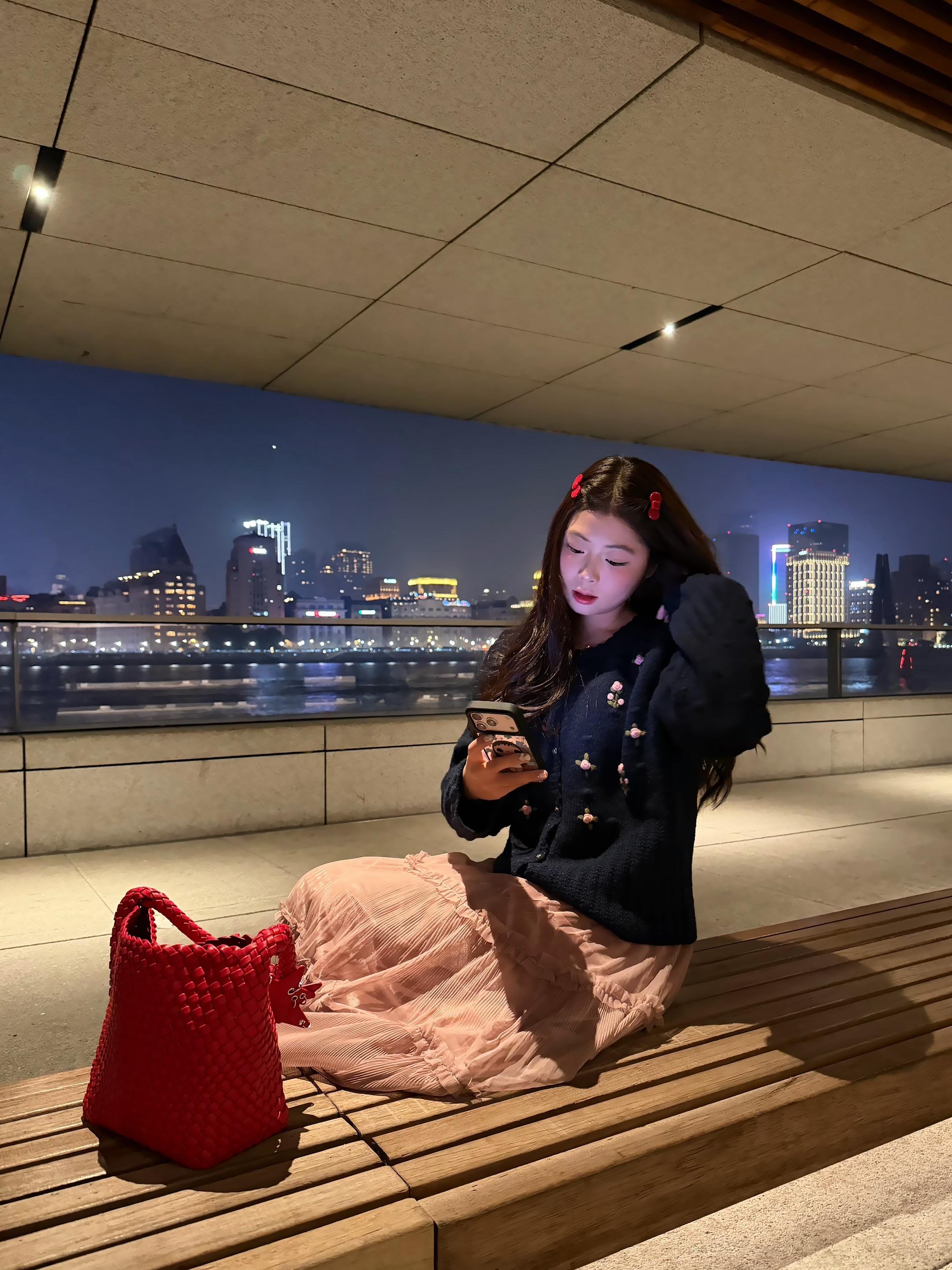 我有一个漂亮朋友 她对我好 我喜欢和她玩