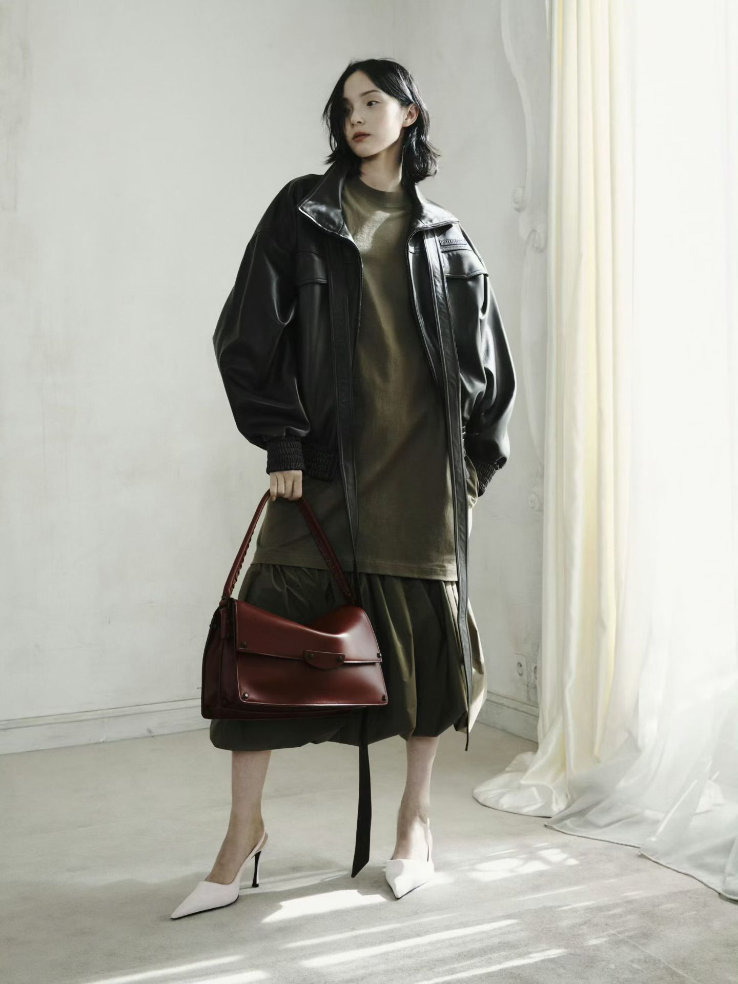 BALENCIAGA SPRING 27UNSIZED-A LIGHTNESS 
