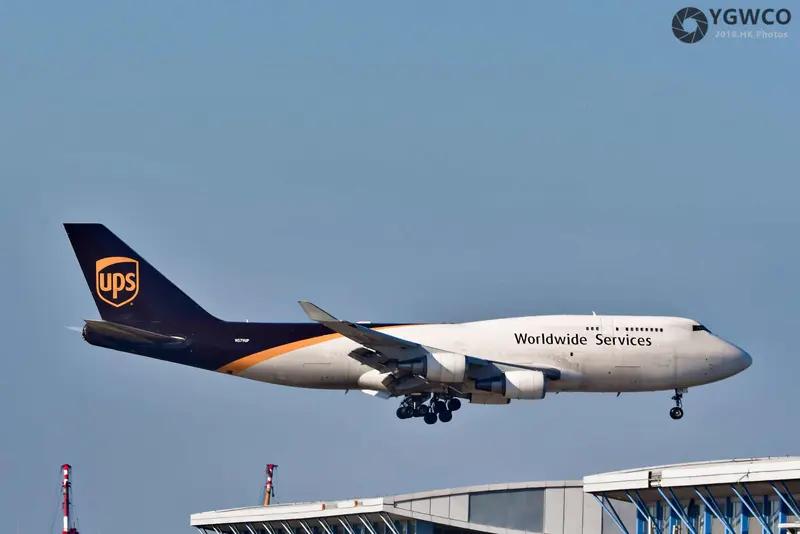 美国肯塔基州机场发生坠机事故
 
当地时间11月4日，美国肯塔基州路易斯维尔市穆