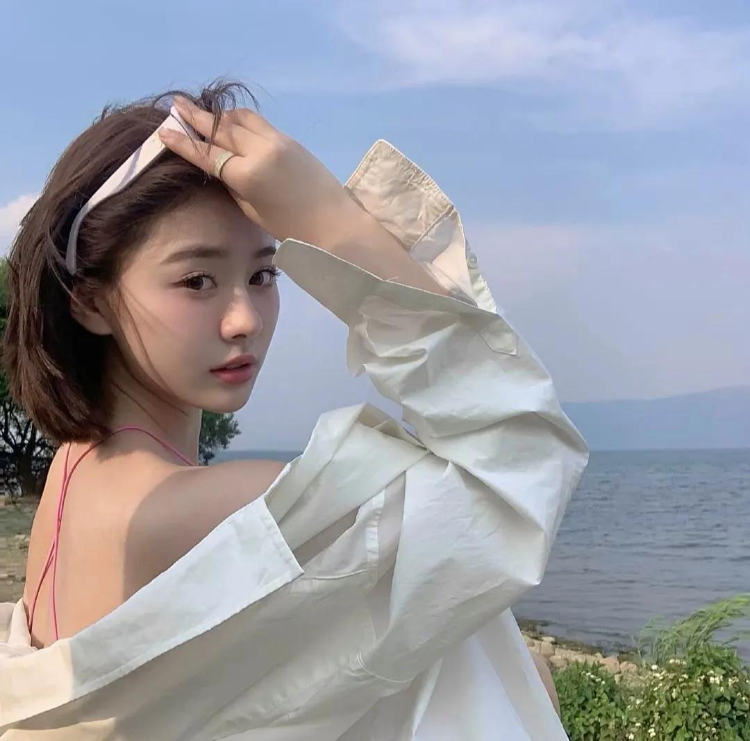 男人你爱上了一个跟你1个月“发生关系”3-6次的女人，她现在开始不主动联系你了，