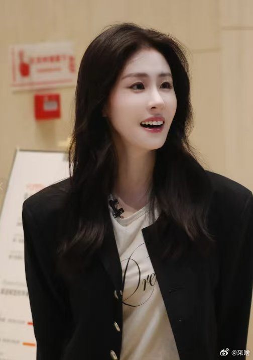 张碧晨回应上次歌手被淘汰歌手歌单时隔多年再次归来，依旧记得当初紧张忐忑的心情 