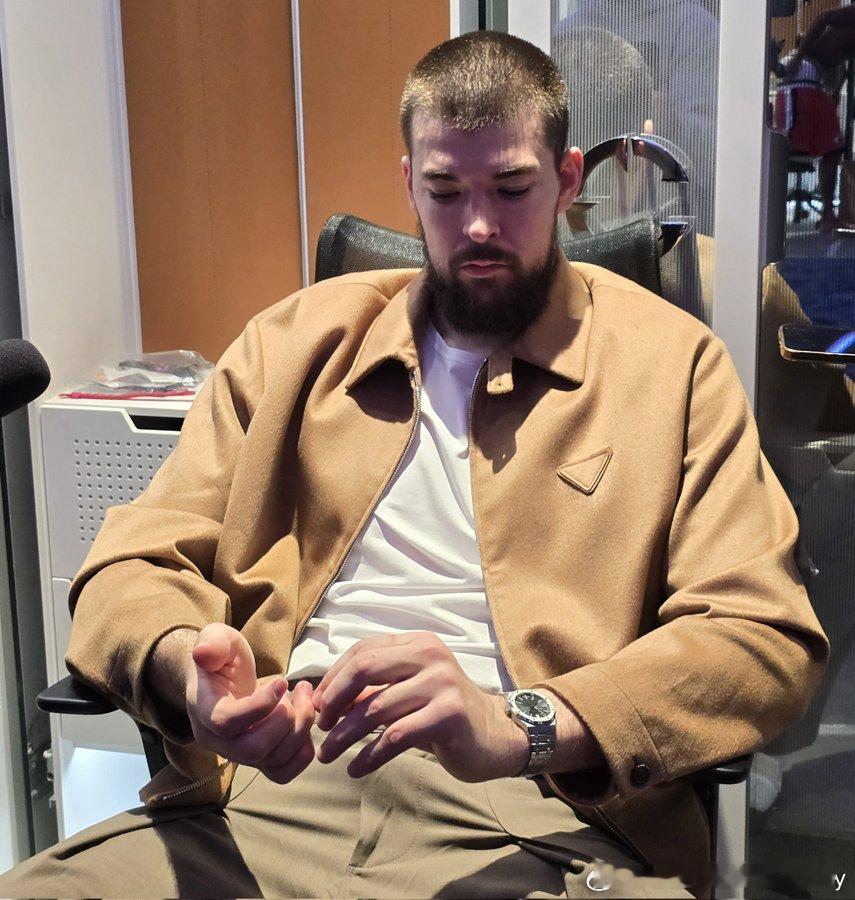 祖巴茨：“我们知道问题出在哪里。我们知道必须解决篮板球和转换进攻的问题……我们必