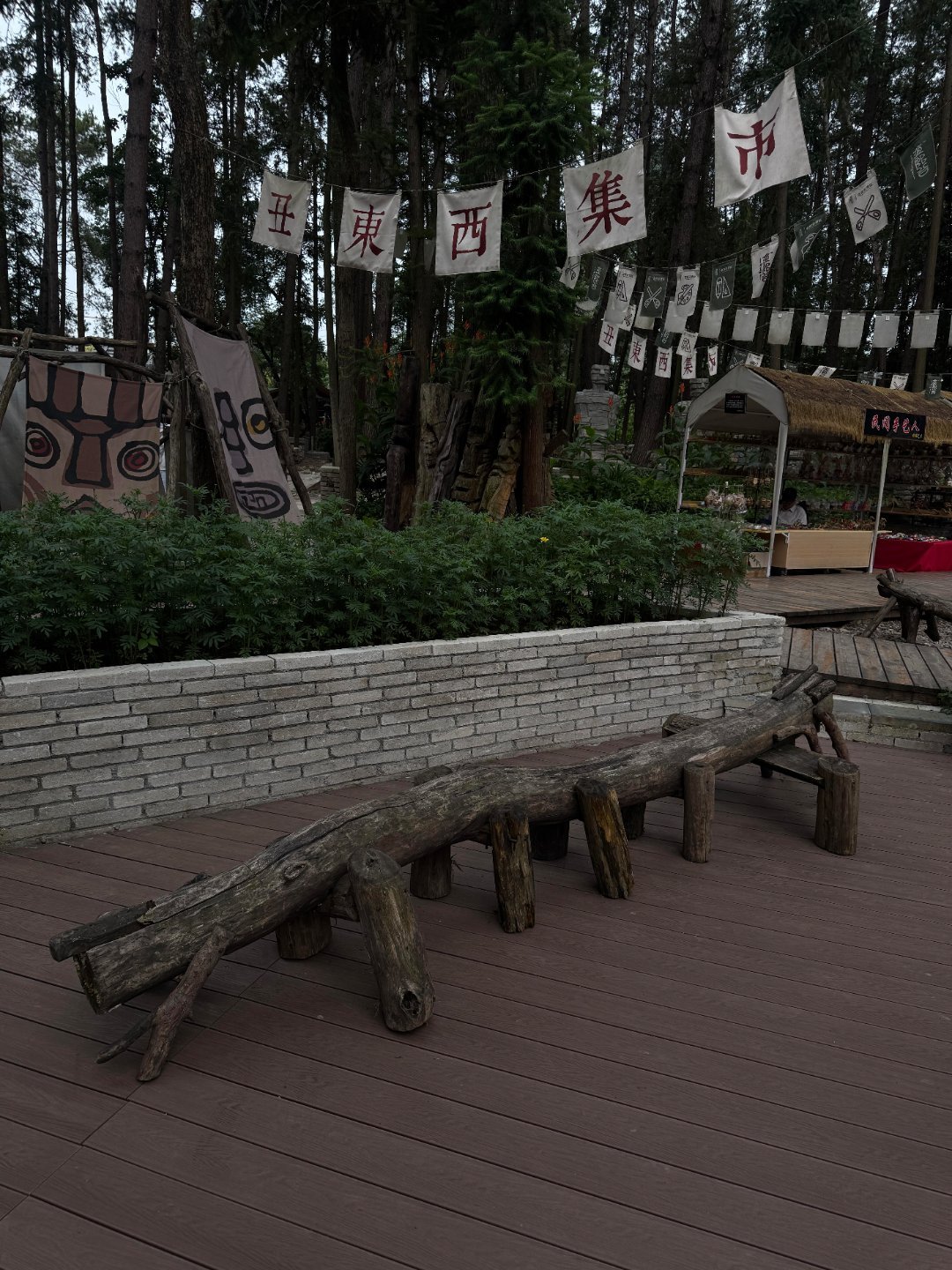 贵阳｜花溪夜郎谷得是多有趣的灵魂，才能造出这么夸张、怪诞而又灵动的脸谱和面具？！