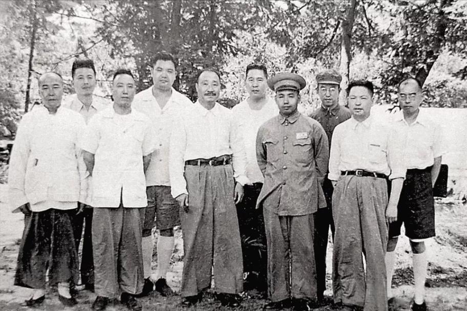 1979年，解放军包围高平，万名越军瞬间消失，许世友：全城清剿
 
十万解放军顺