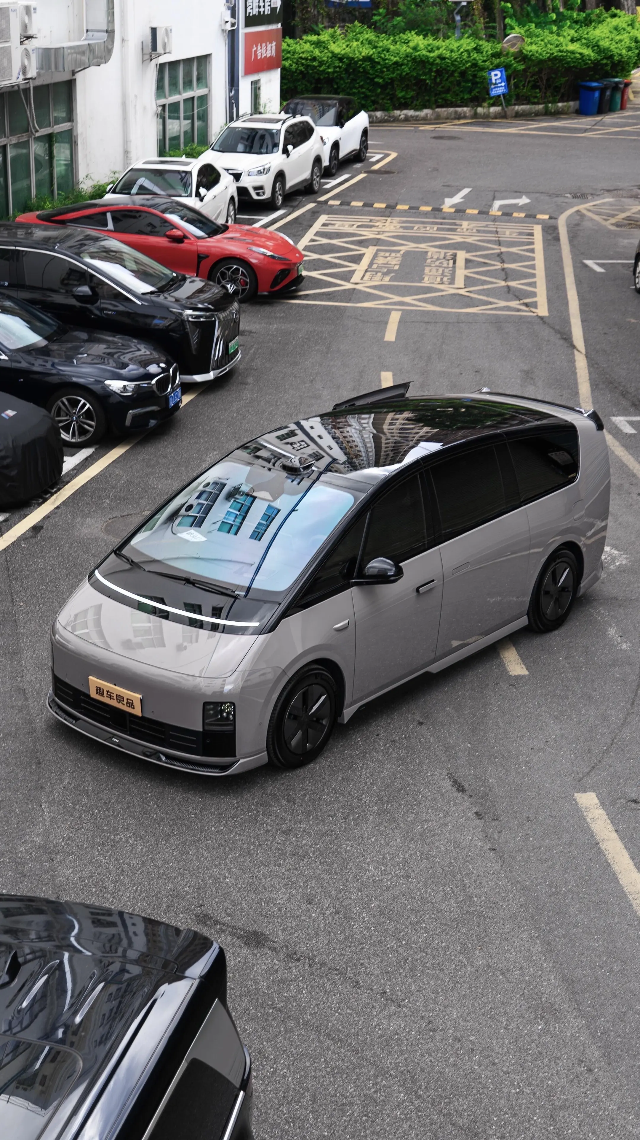 理想MEGA是你的理想之车吗？理想mega升级YOFER幻夜小包围套件